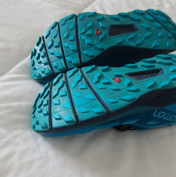 SOLD. Salomon "Sense Ride Vibe" in "Bluebird" Teal Trail Runners - Picture 10 of 10